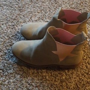 Treasure and Bond kids boots